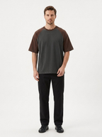 Das Heavyweight T-Shirt — Raglan-Schnitt