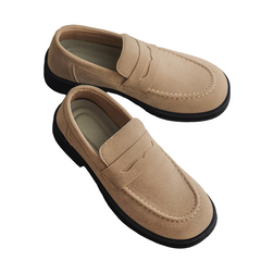 Der Wildleder-Slipper – Britische Leisten