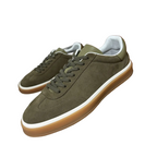 La sneaker en suède — coupe basse